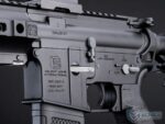 EMG SAI GRY Gen. 2 Forge Style Receiver AEG Training Rifle w/ JailBrake Muzzle and GATE ASTER Programmable MOSFET (Model: CQB / Negro) - Imagen 7