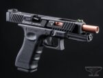 EMG Custom TTI JW2 CNC Combat Master Slide + Elite Force GLOCK 17 Gen.4 Frame Custom Gas Blowback Airsoft Pistol - Imagen 2