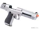Cybergun x Magnum Research Desert Eagle .50AE Select-Fire Gas Blowback Airsoft Pistol - WE-Tech (Color: Silver / x3 Mags) - Imagen 2