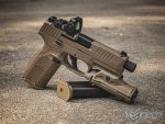 EMG x FN® 509 Gas Blowback Airsoft Pistol - Cybergun (Color: FDE / x3 Mags) - Imagen 2
